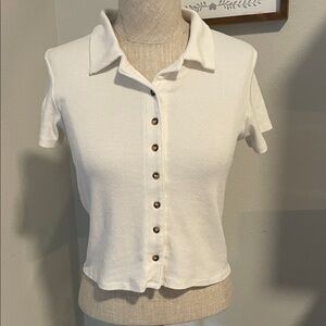 American Eagle Outfitters White Button-Down Shirt Size M